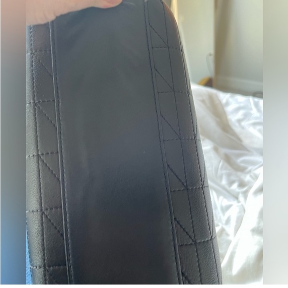 Gorgeous Leather Bag Karl Lagerfeld Like New! Gold Charms! - Picture 7 of 7